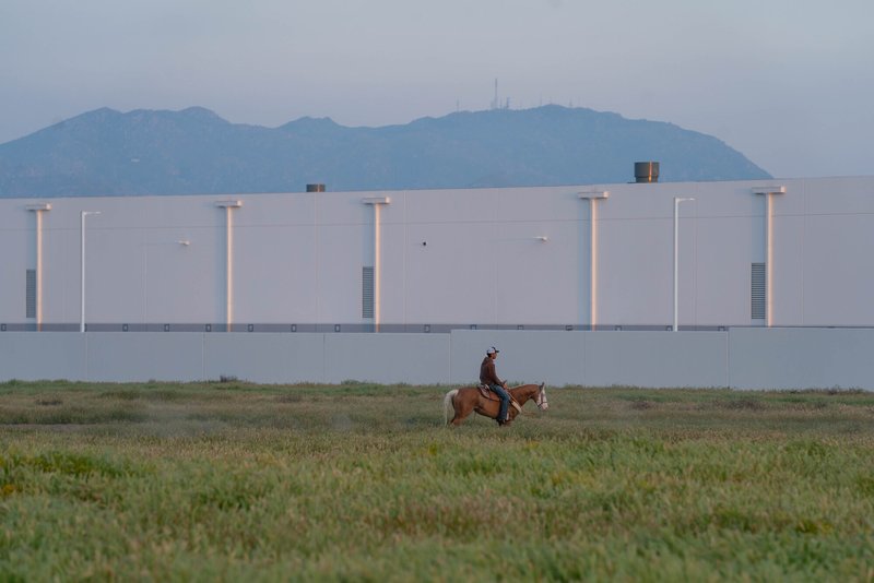 e1727dfe-6d5d-4a51-ac1f-3041d6d6b90e